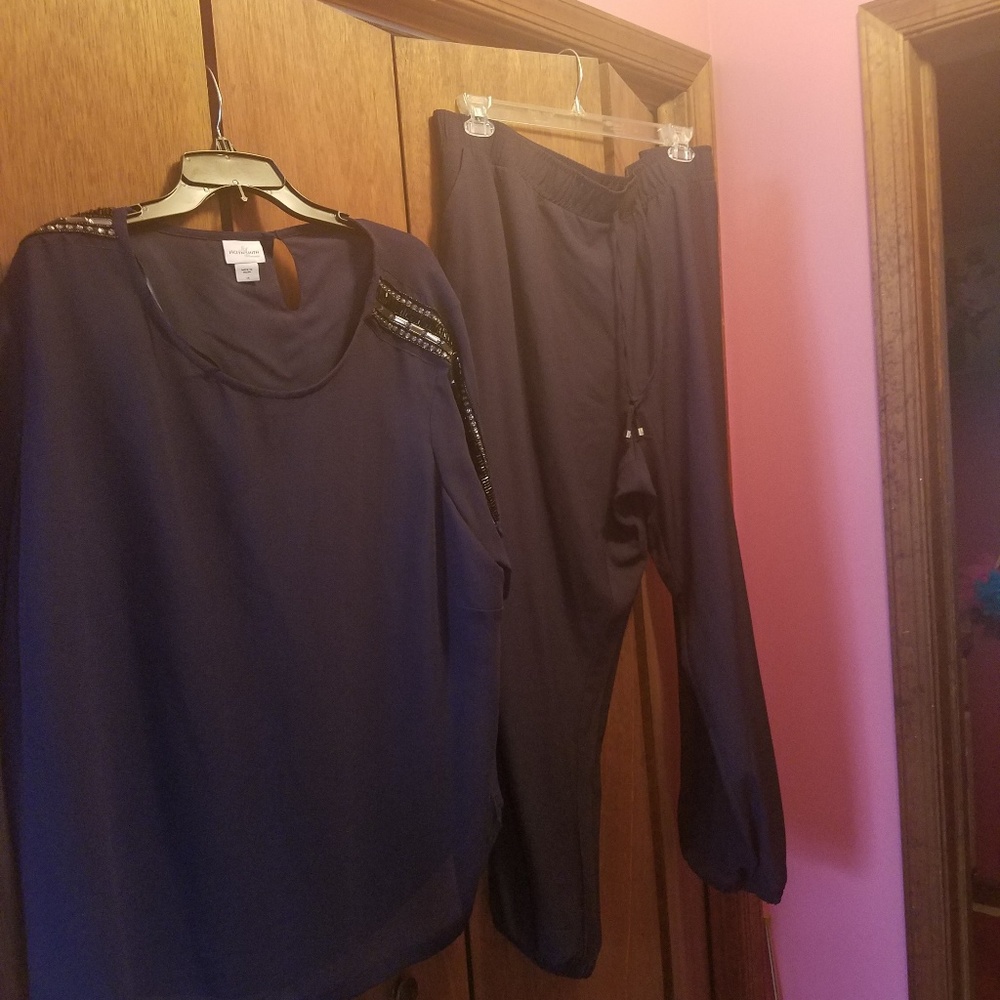 Pant suit
